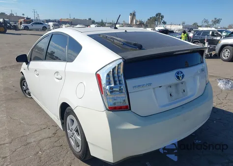 2011 Toyota Prius Three z USA, uszkodzony, nr VIN JTDKN3DU6B5335018